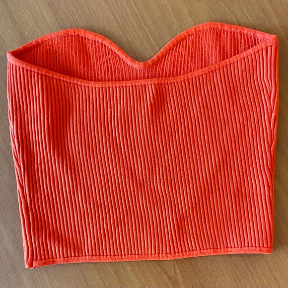 H&M Red Halter Top. Size Medium. - Picture 4 of 7
